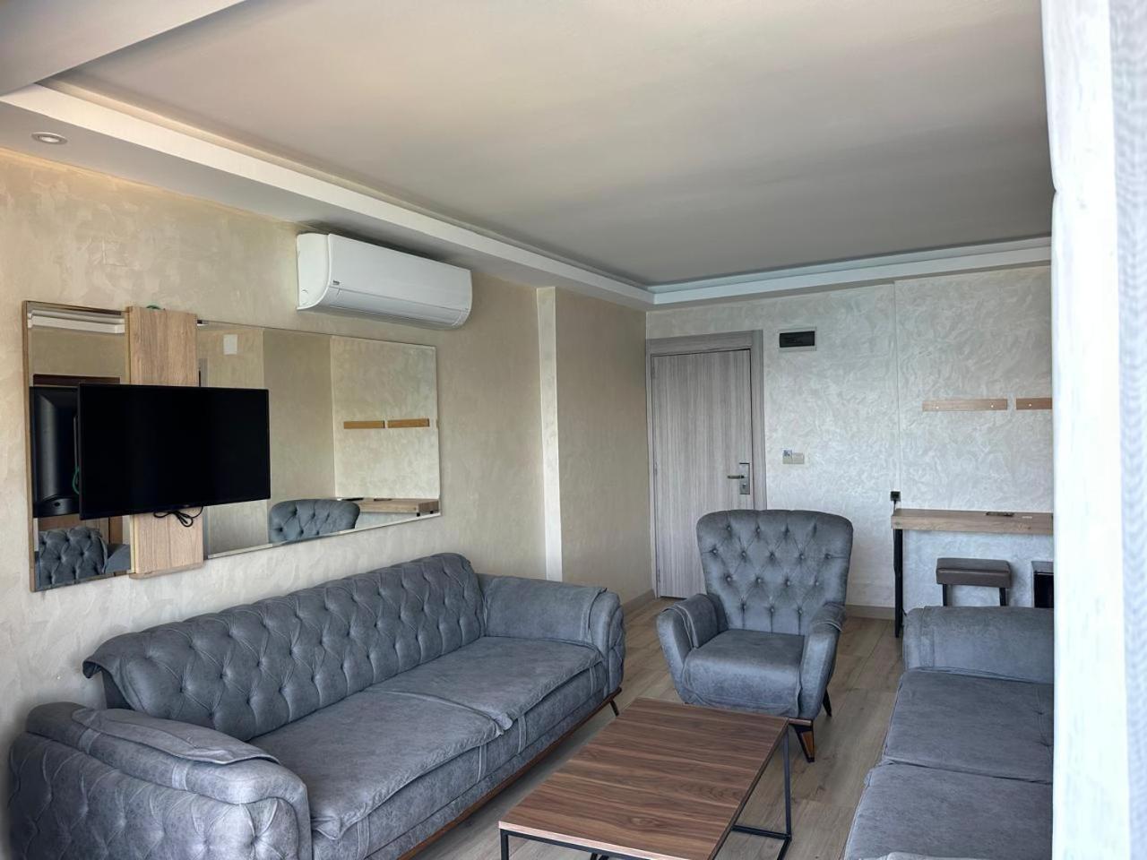 Point Beach Hotel 말마리스 외부 사진
