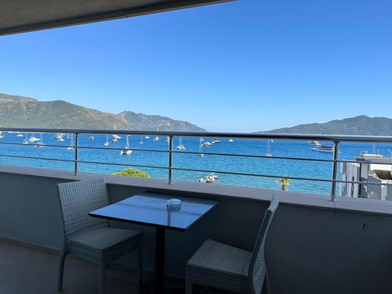 Point Beach Hotel 말마리스 외부 사진