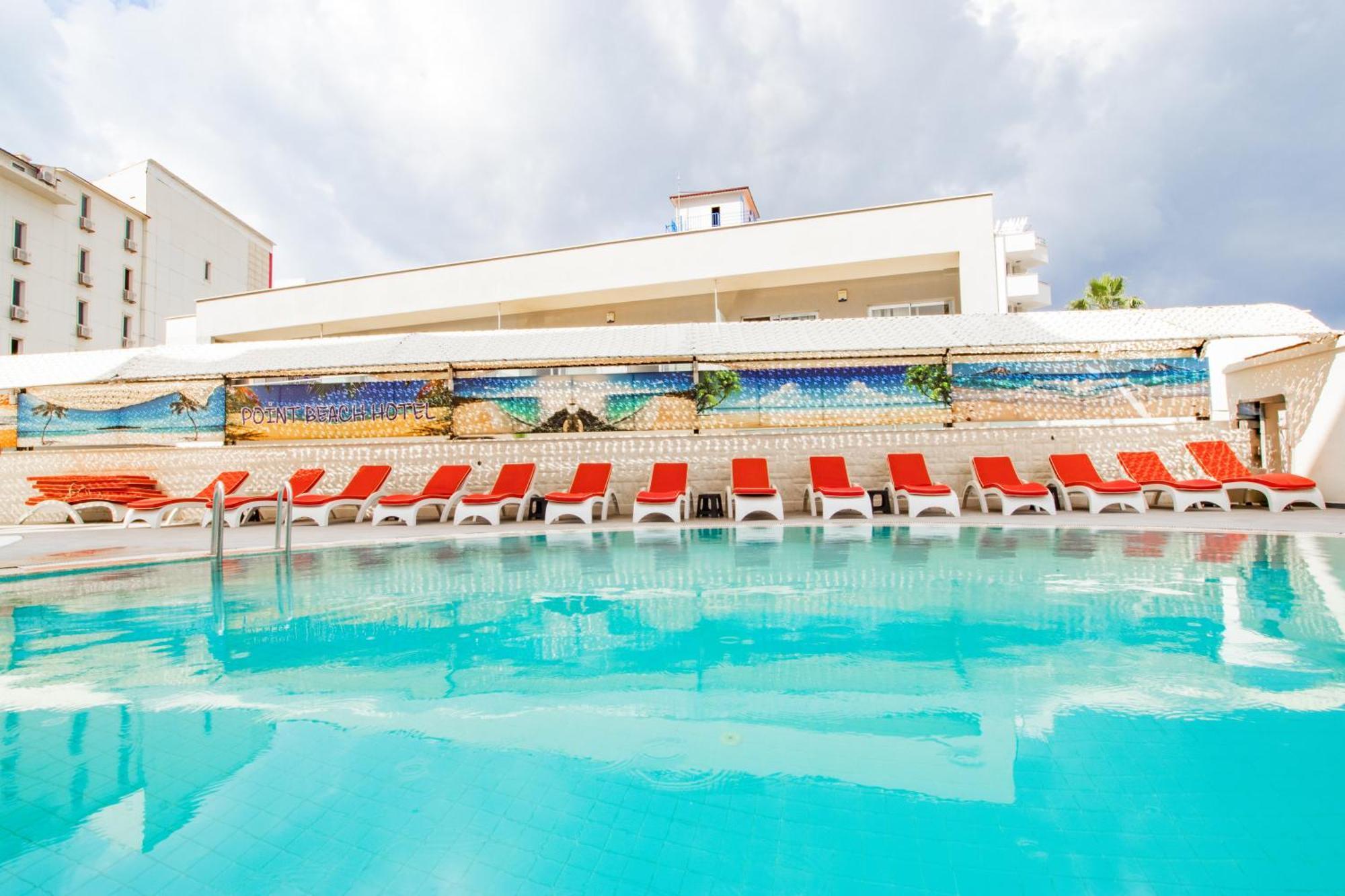 Point Beach Hotel 말마리스 외부 사진