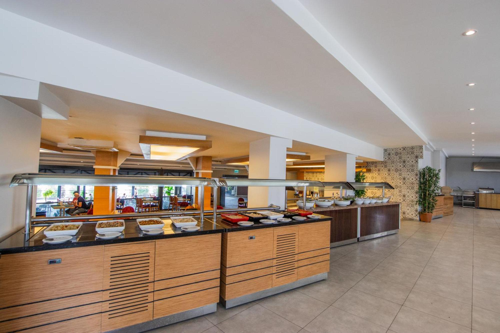 Point Beach Hotel 말마리스 외부 사진